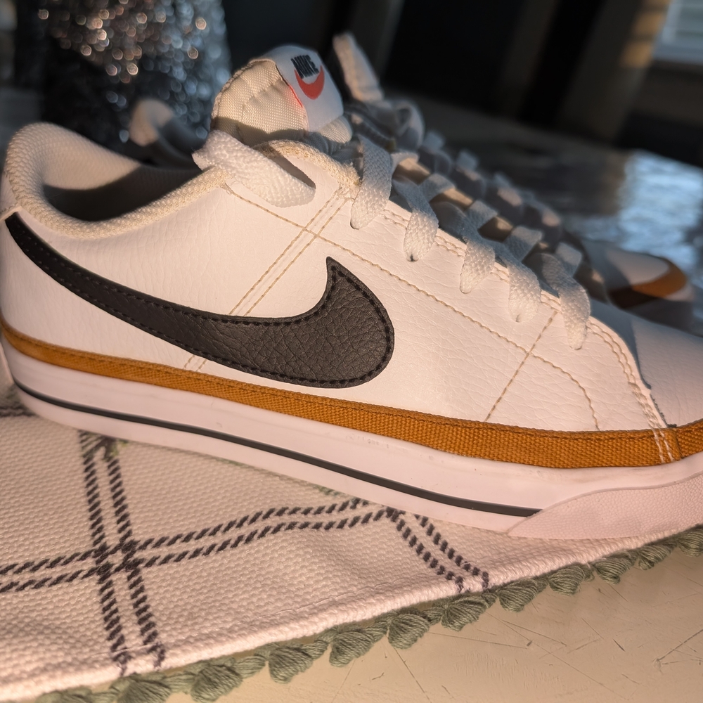 Nike Court Women's White and Black Sneakers